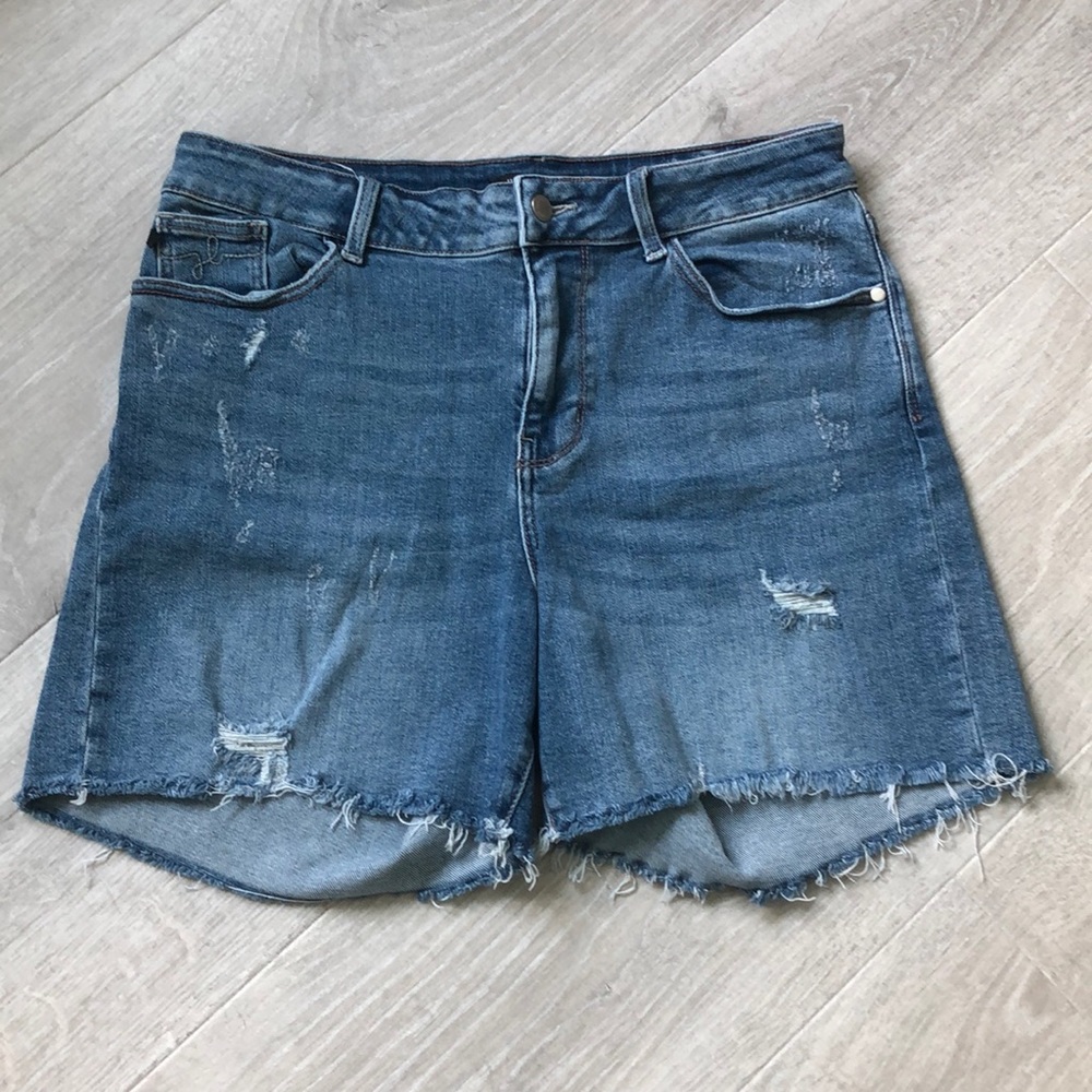 Judy Blue Aspen High Rise Cut Off Denim Shorts size 1XL